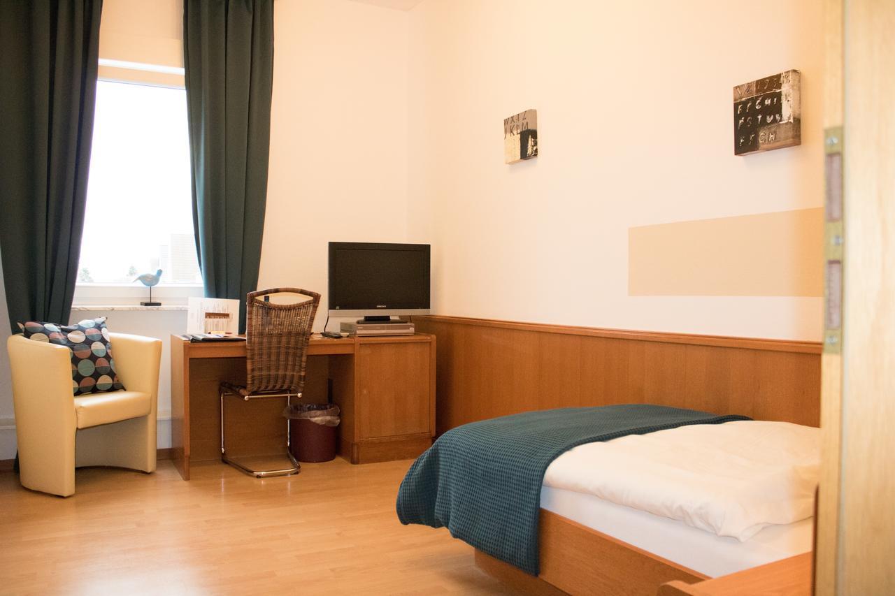 Stadthotel Russelsheim מראה חיצוני תמונה