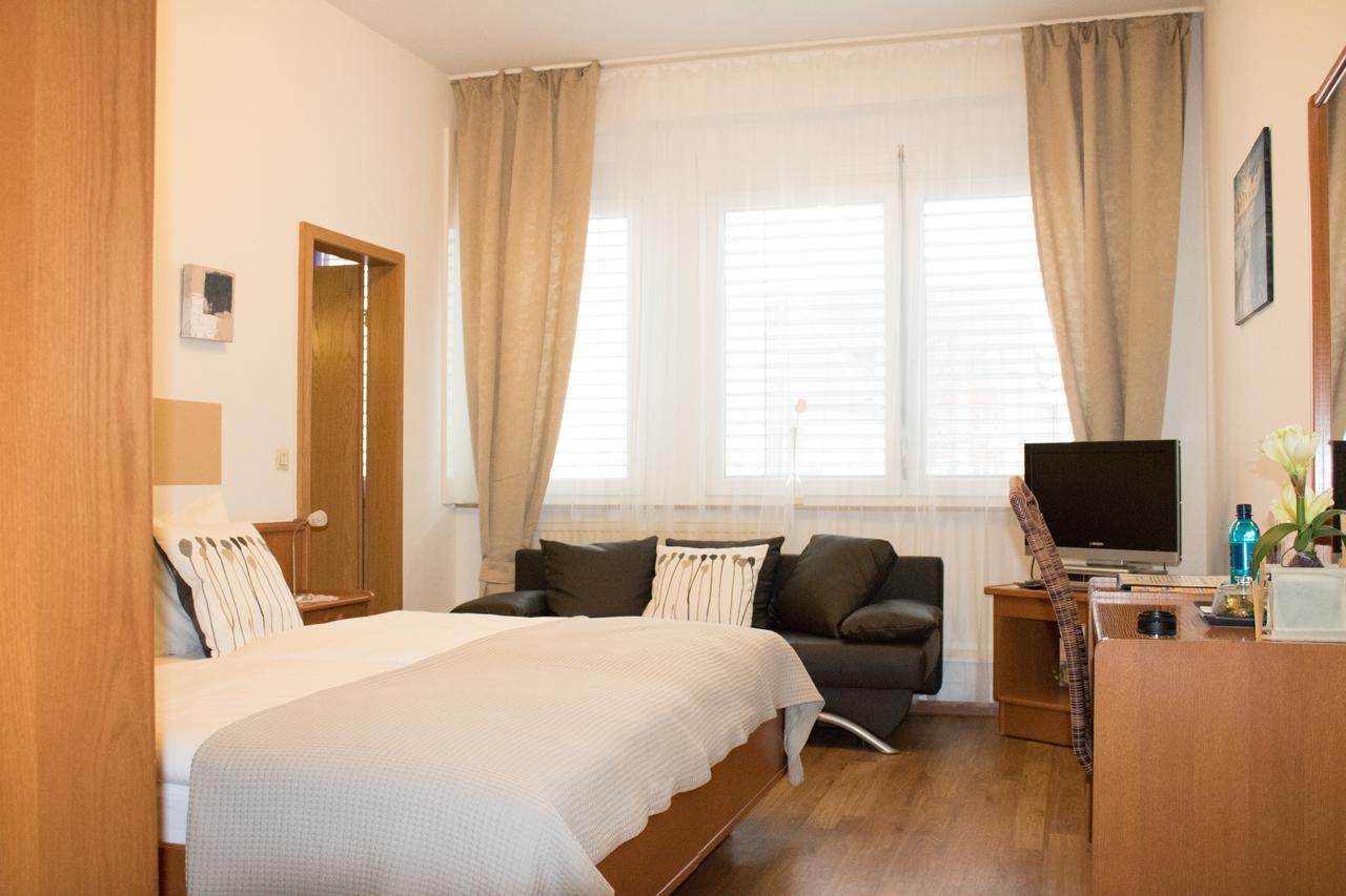 Stadthotel Russelsheim מראה חיצוני תמונה