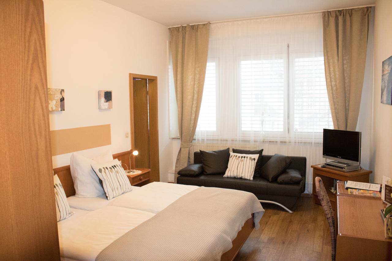 Stadthotel Russelsheim מראה חיצוני תמונה